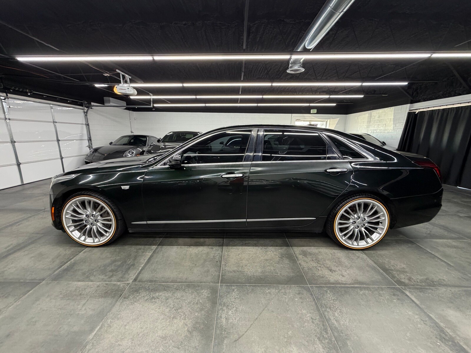 2017 Cadillac CT6 Luxury photo 3