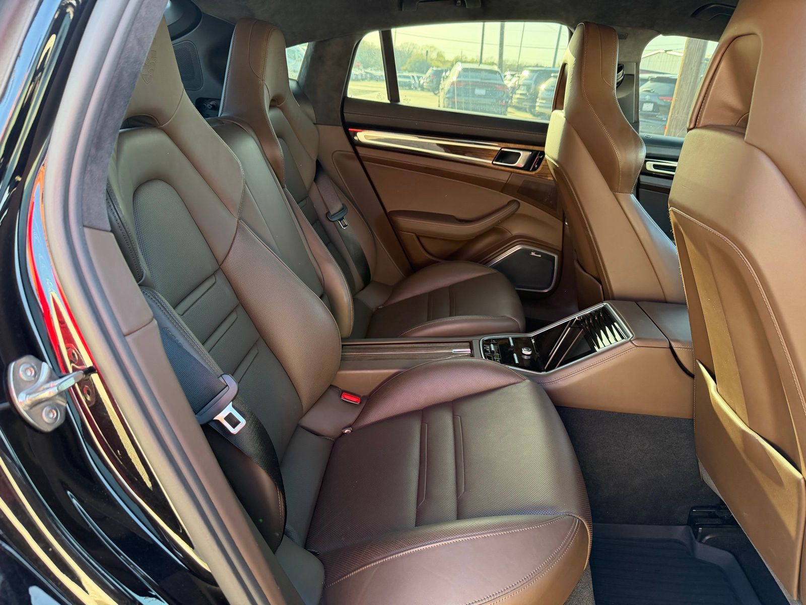 2017 Porsche Panamera thumbnail 22