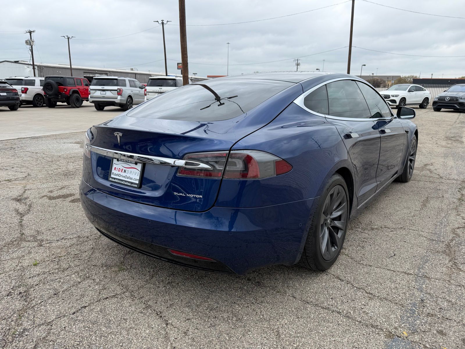 2020 Tesla Model S thumbnail 8