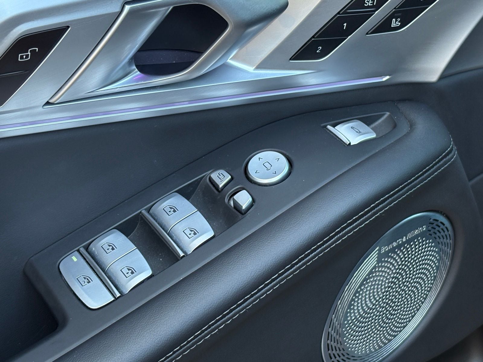 2024 BMW XM thumbnail 33