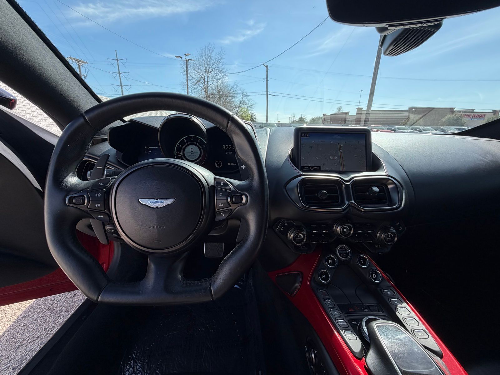 2019 Aston Martin Vantage thumbnail 13