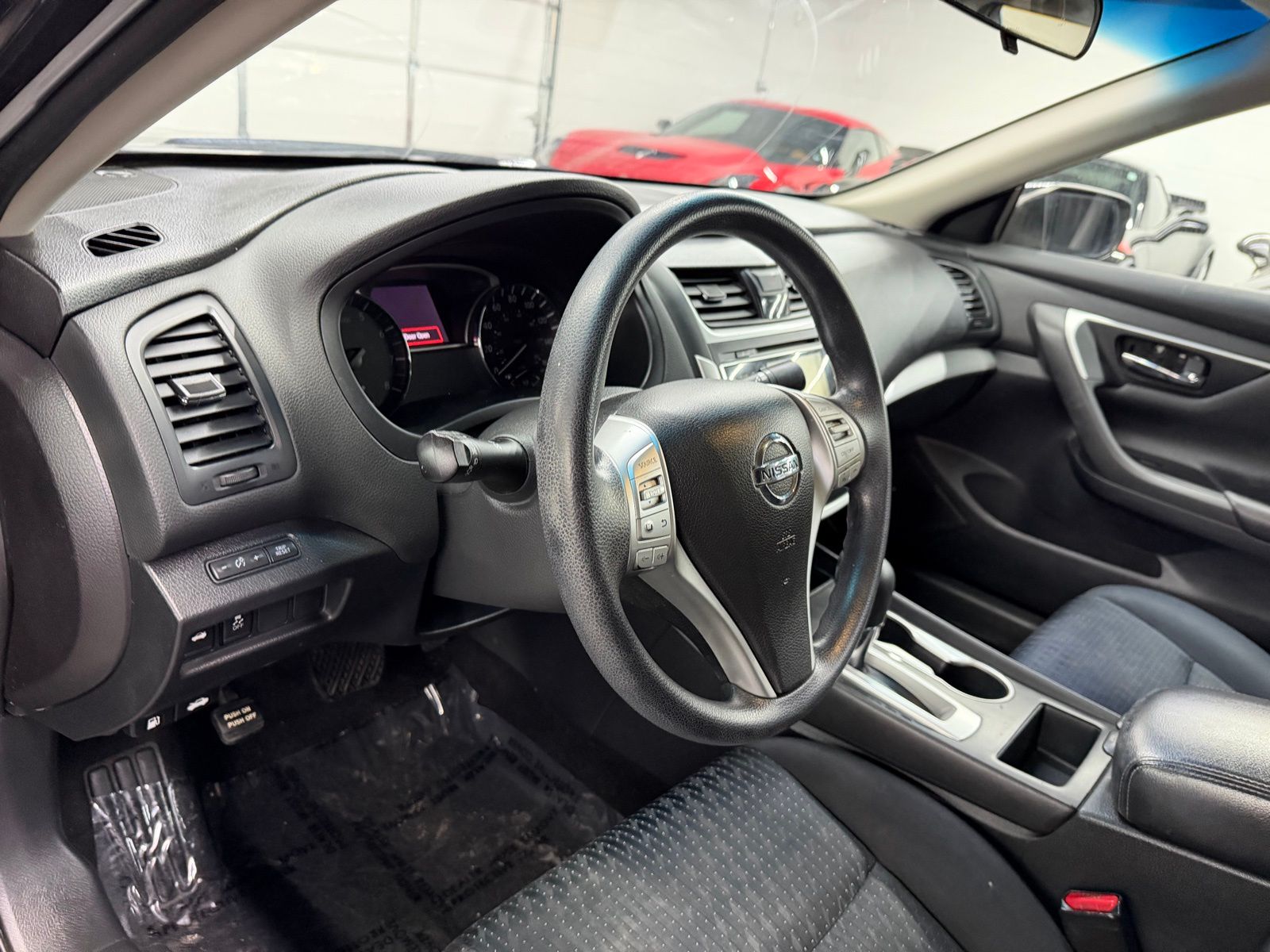 2017 Nissan Altima thumbnail 18