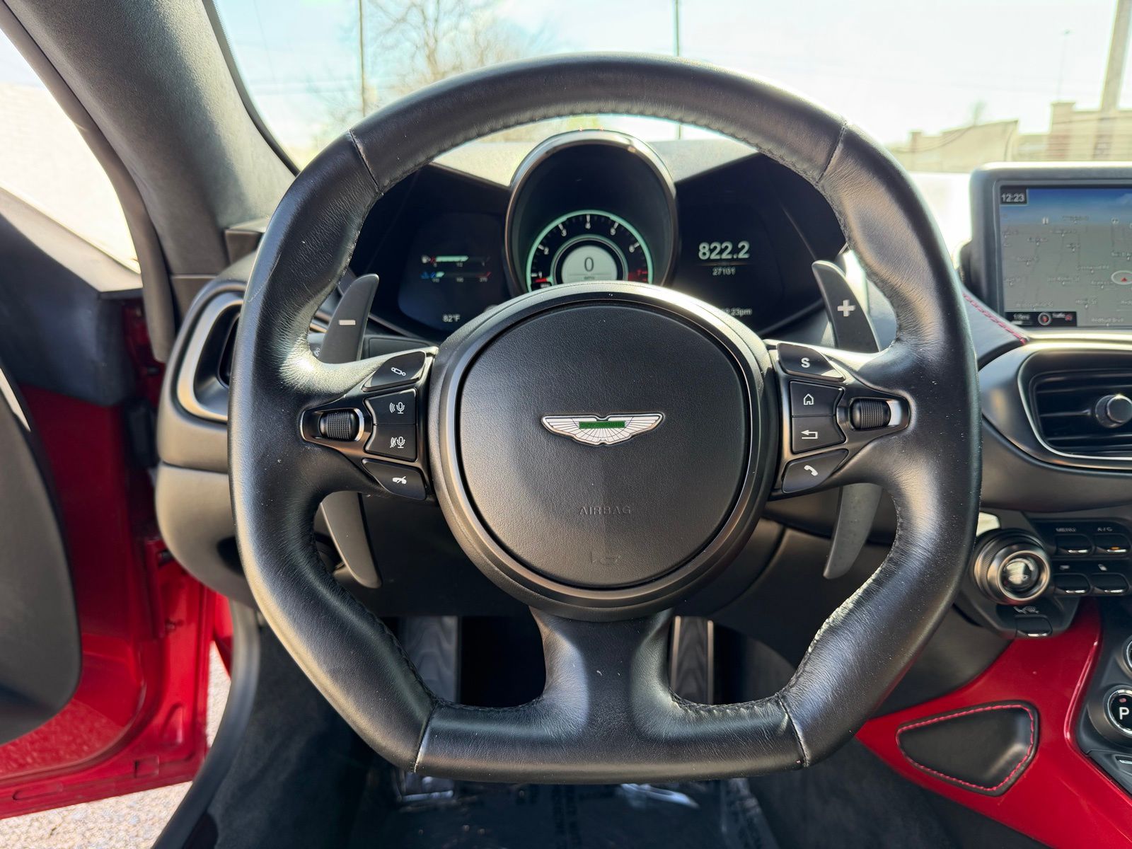 2019 Aston Martin Vantage thumbnail 14