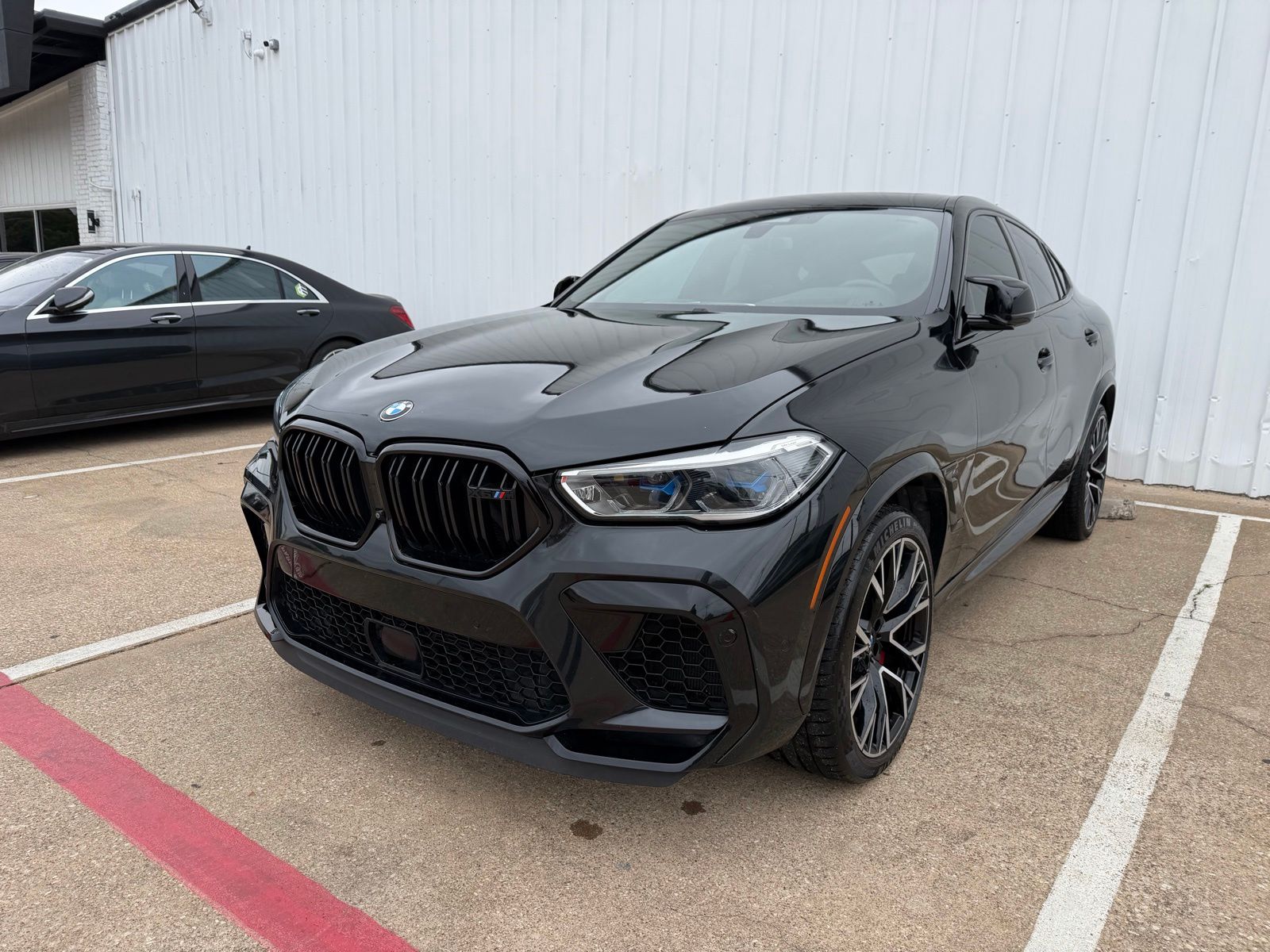 2021 BMW X6 M -'s photo