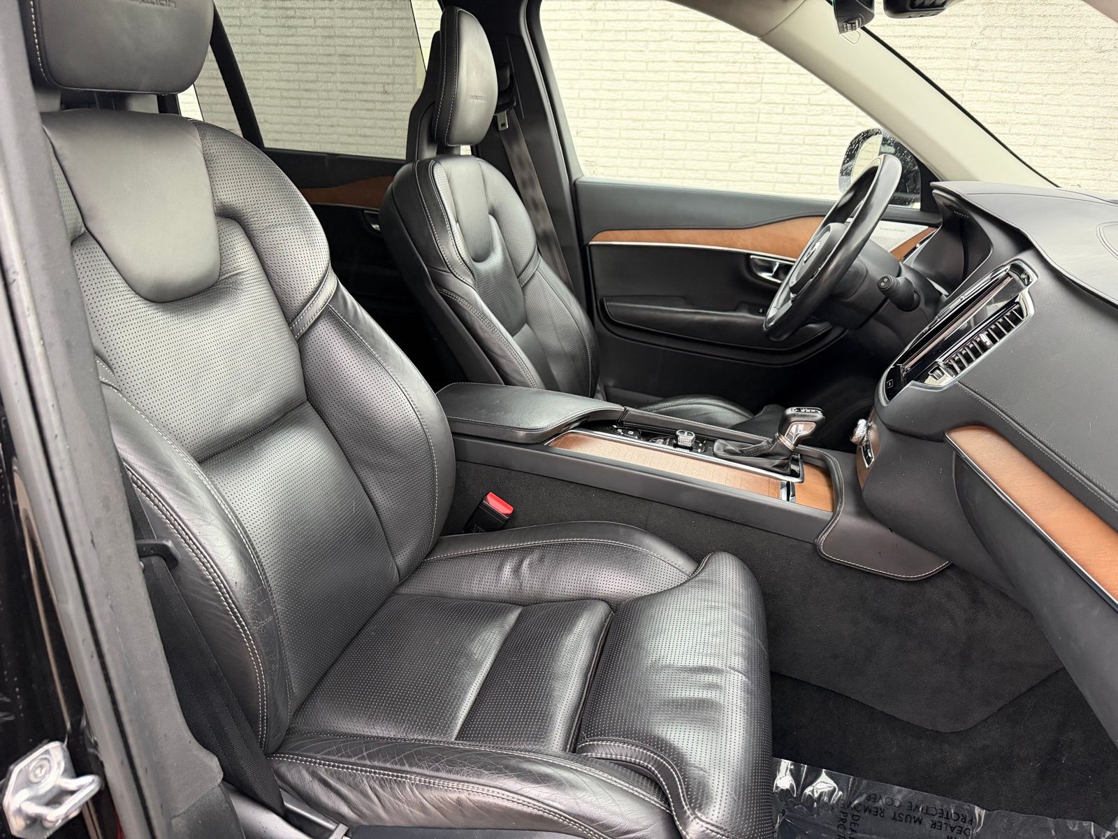 2016 Volvo XC90 thumbnail 25