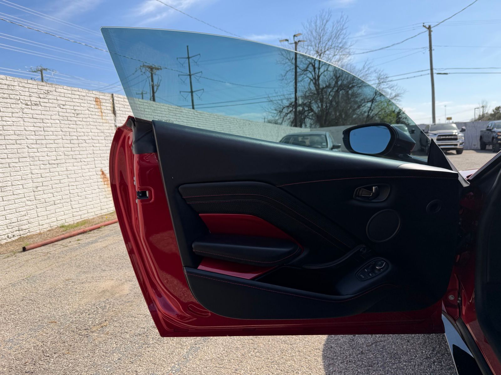 2019 Aston Martin Vantage thumbnail 22