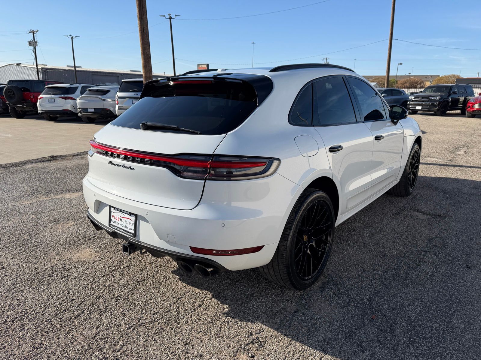 2021 Porsche Macan thumbnail 8
