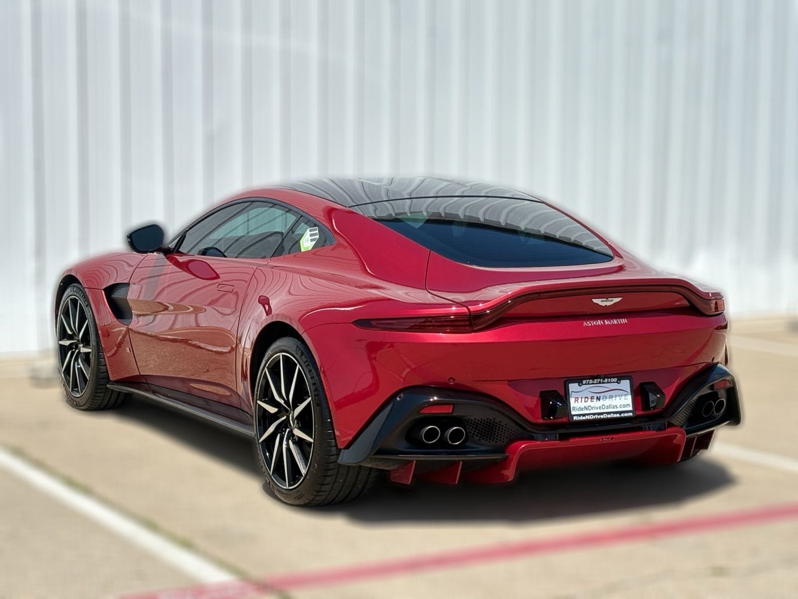 2019 Aston Martin Vantage thumbnail 7