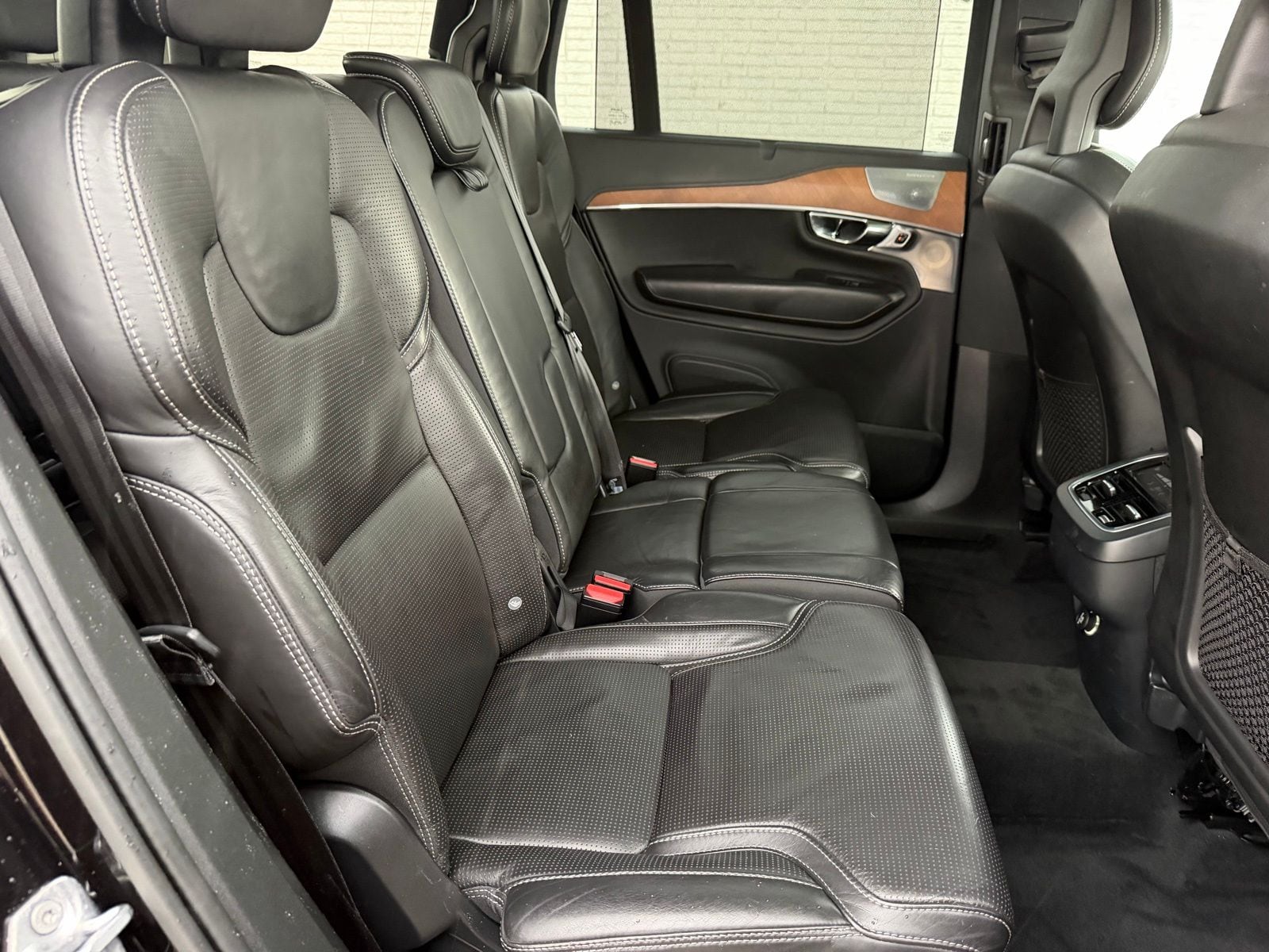 2016 Volvo XC90 thumbnail 24