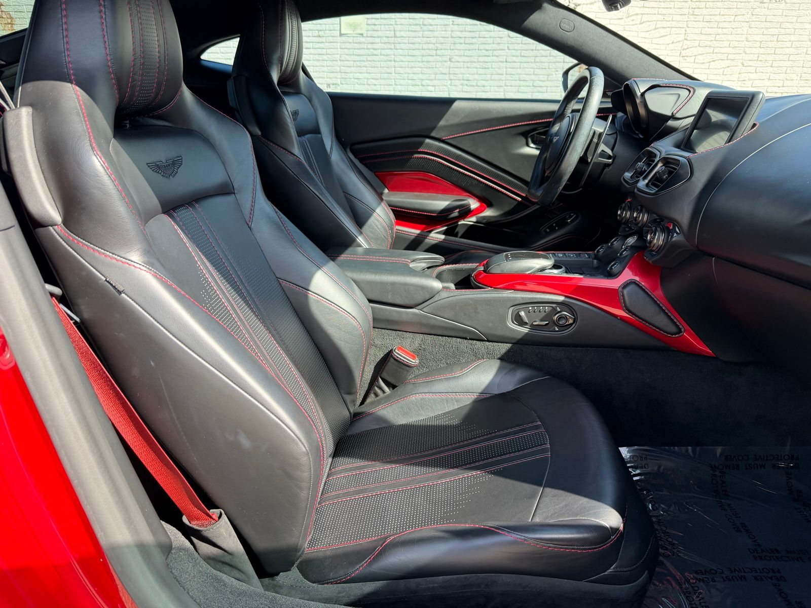 2019 Aston Martin Vantage thumbnail 23