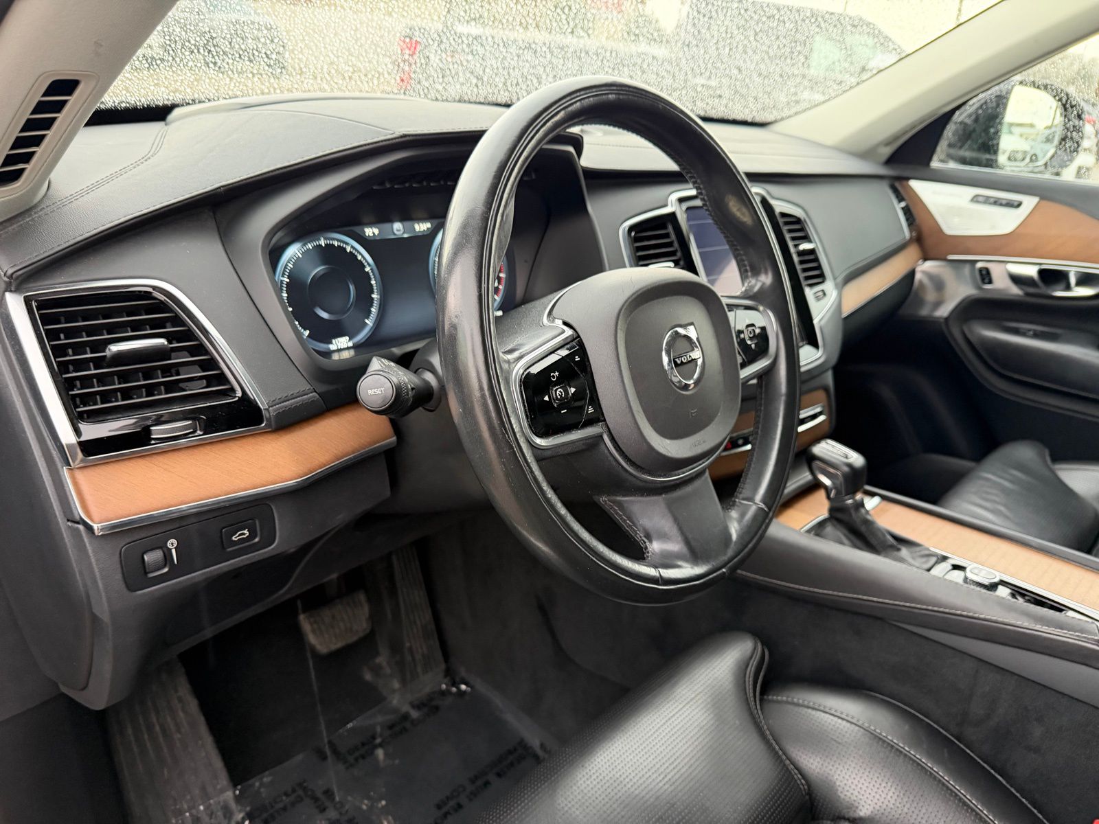 2016 Volvo XC90 thumbnail 17