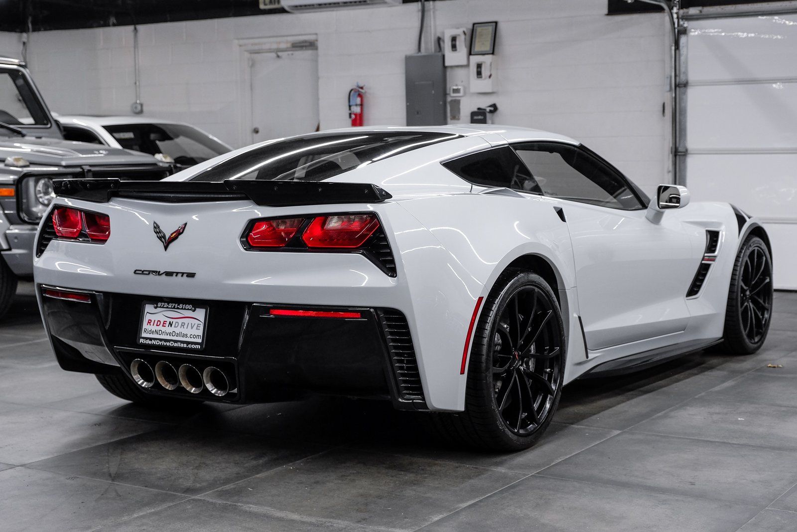 2018 Chevrolet Corvette 3LT - Photo 12