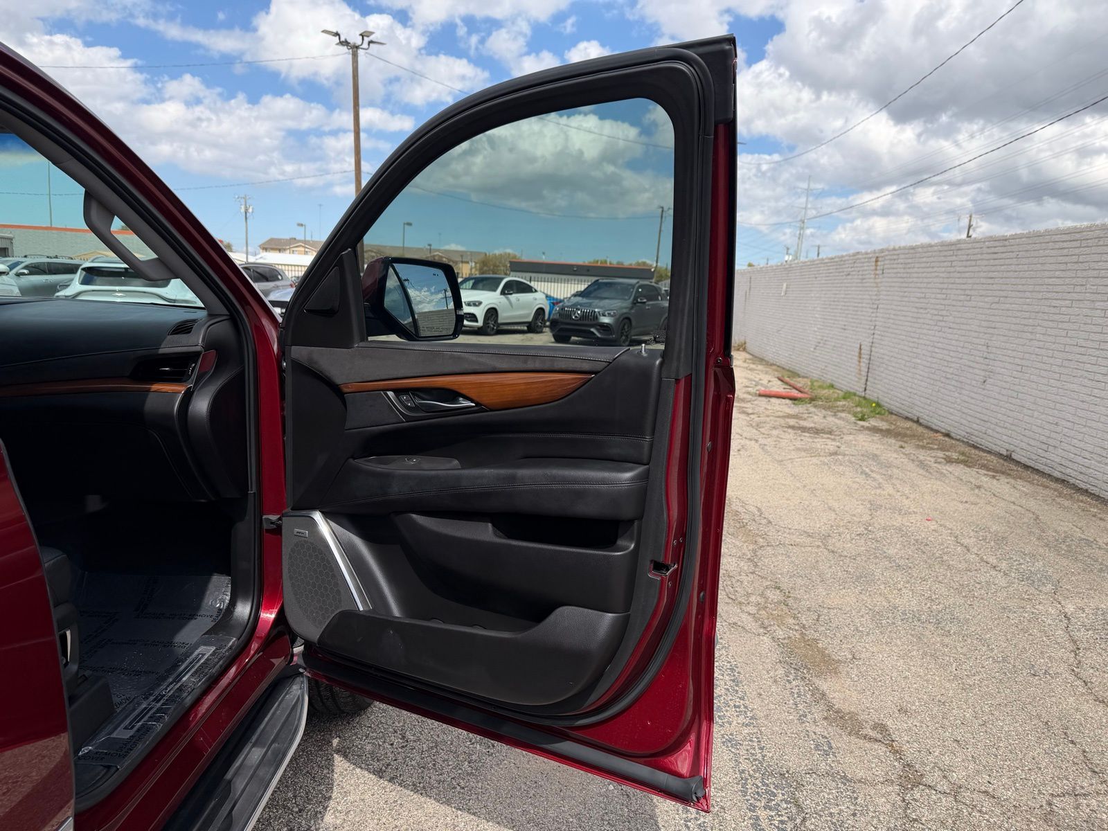 2017 CADILLAC Escalade thumbnail 28