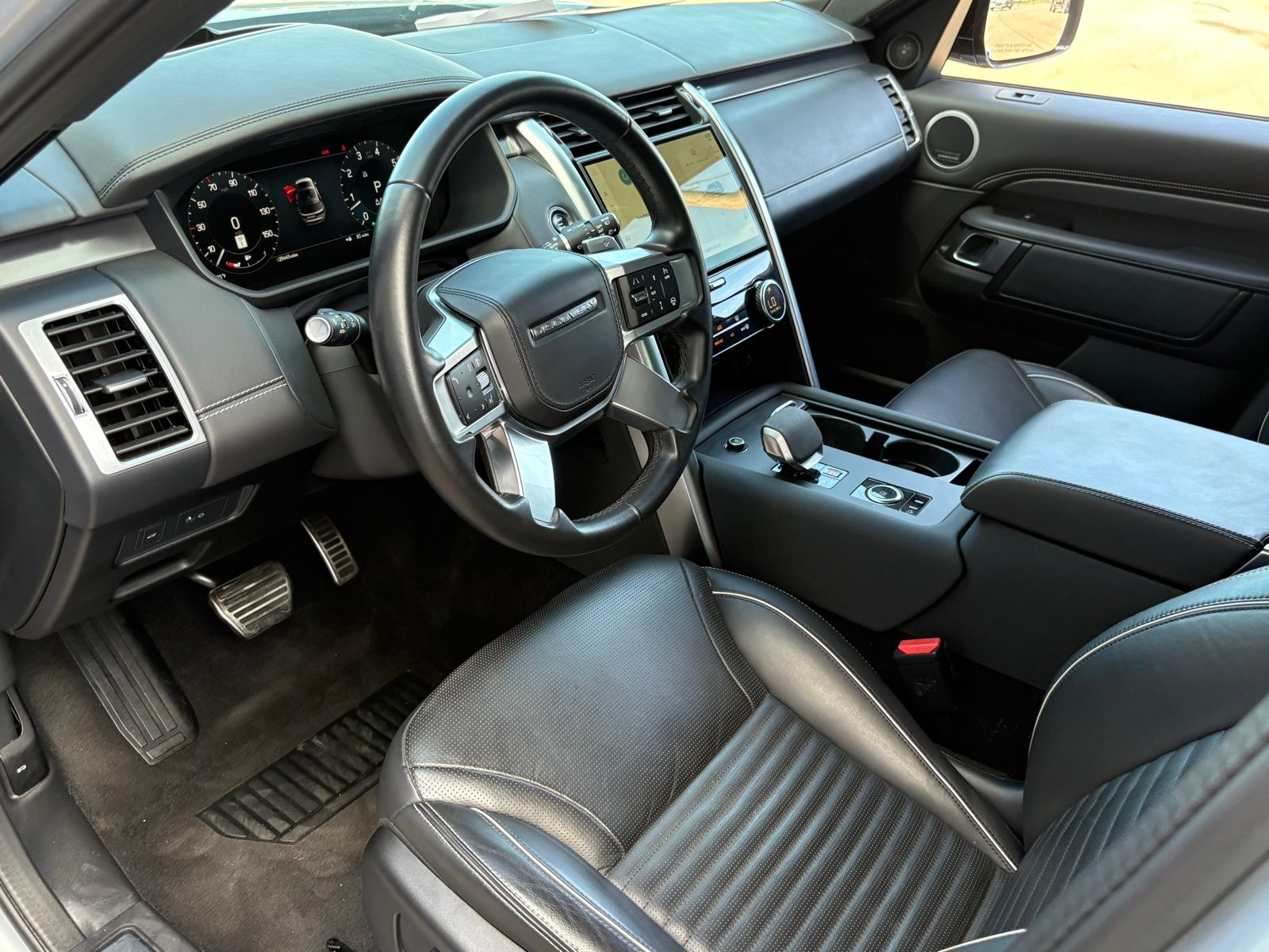 2024 Land Rover Discovery Metropolitan Edition - Photo 18