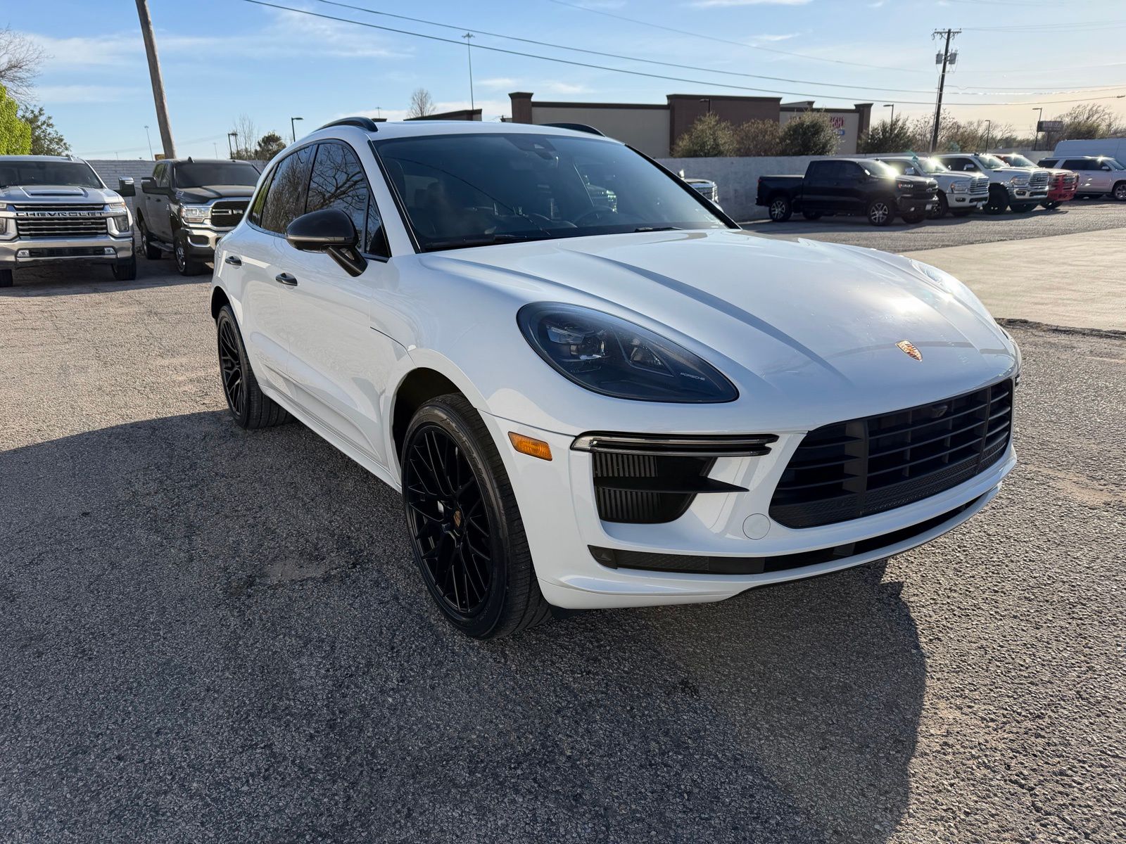 2021 Porsche Macan thumbnail 10
