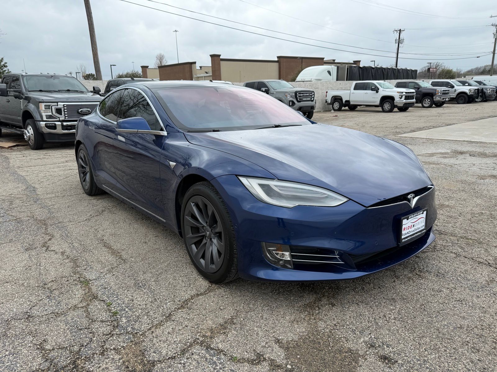 2020 Tesla Model S thumbnail 10