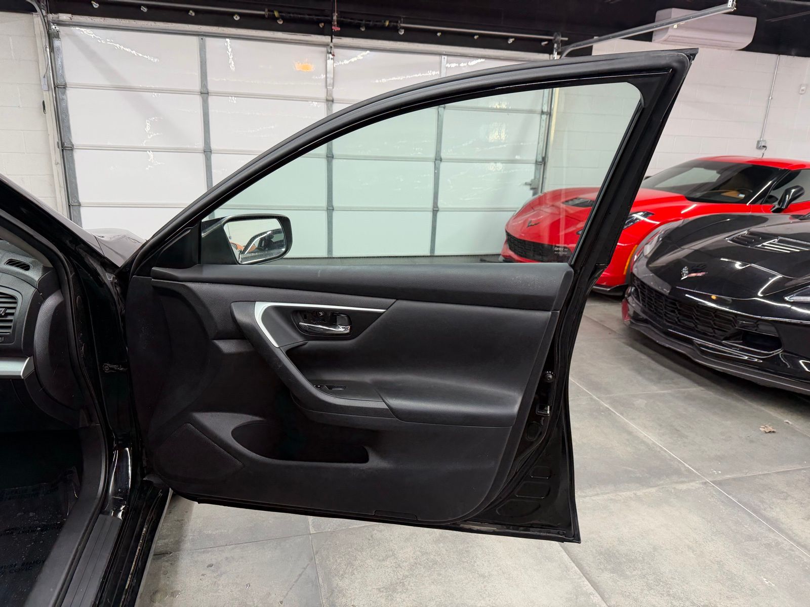 2017 Nissan Altima thumbnail 26