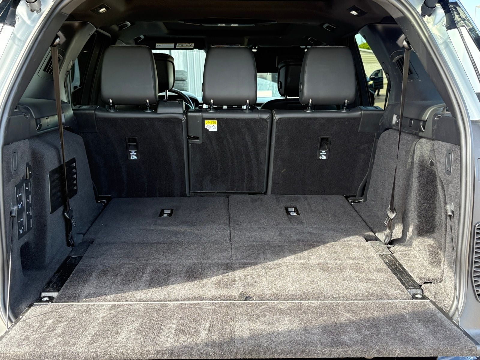 2024 Land Rover Discovery Metropolitan Edition - Photo 47