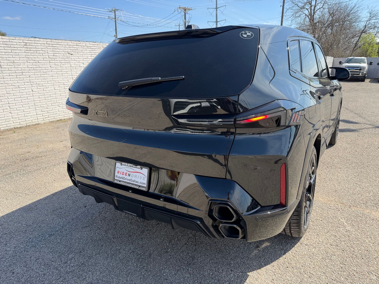 2024 BMW XM thumbnail 7