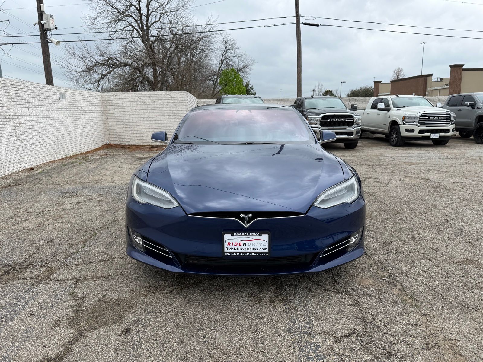 2020 Tesla Model S thumbnail 11