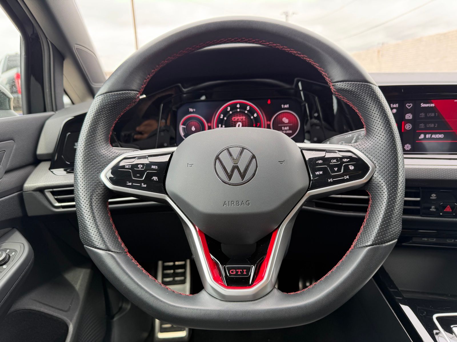 2024 Volkswagen Golf GTI thumbnail 14