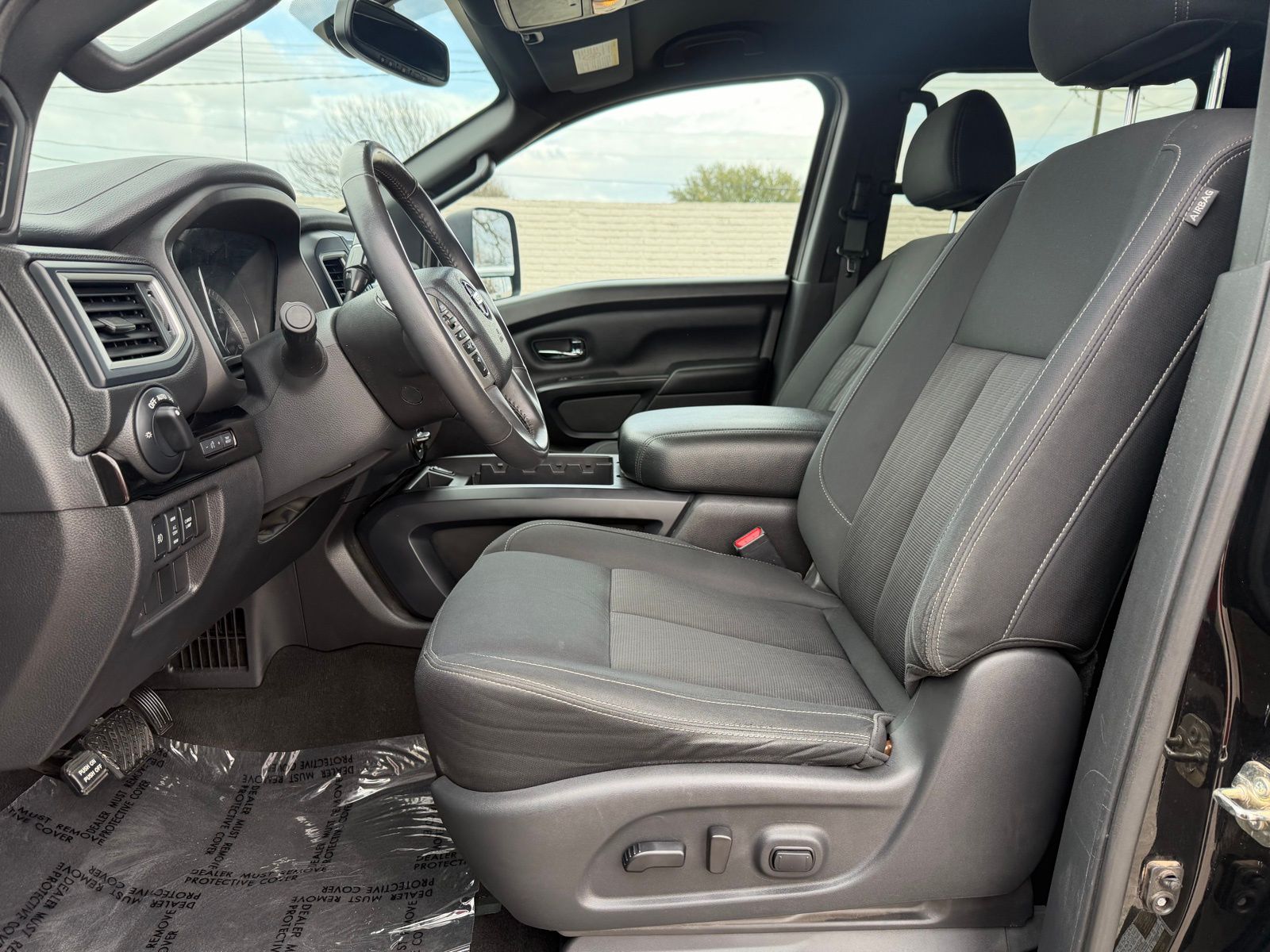 2018 Nissan Titan XD thumbnail 20