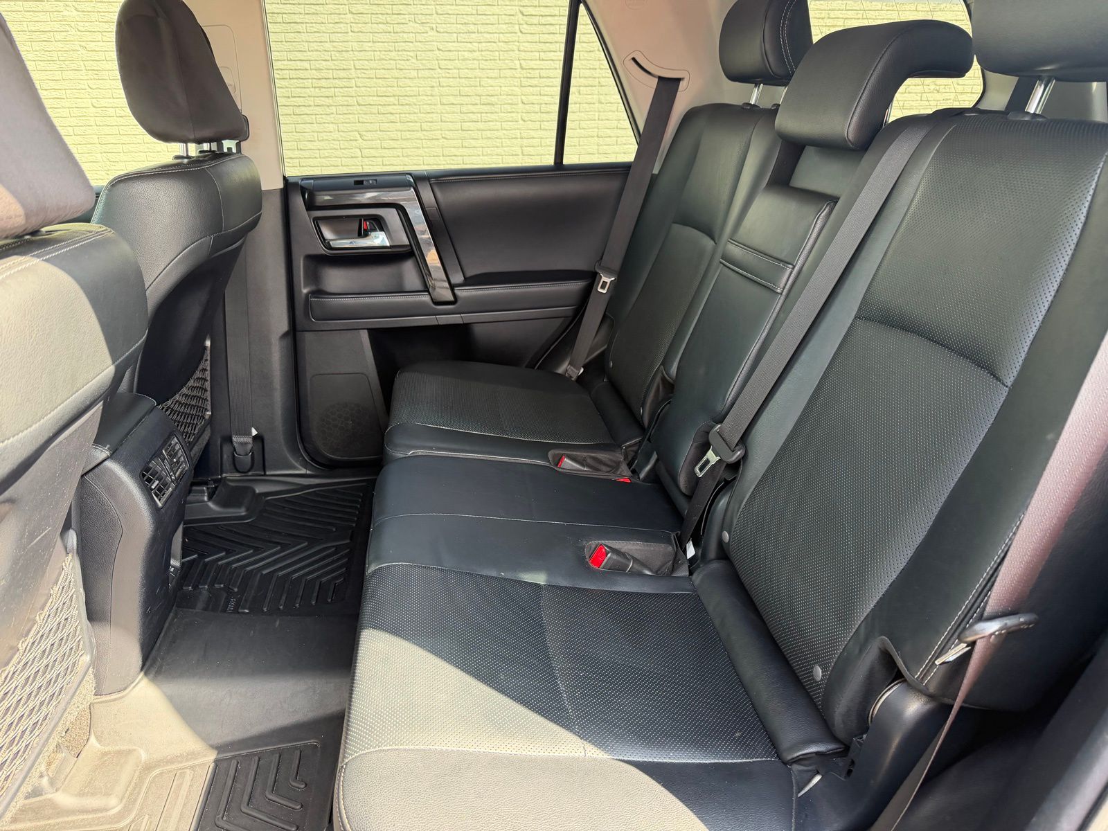 2020 Toyota 4Runner thumbnail 23