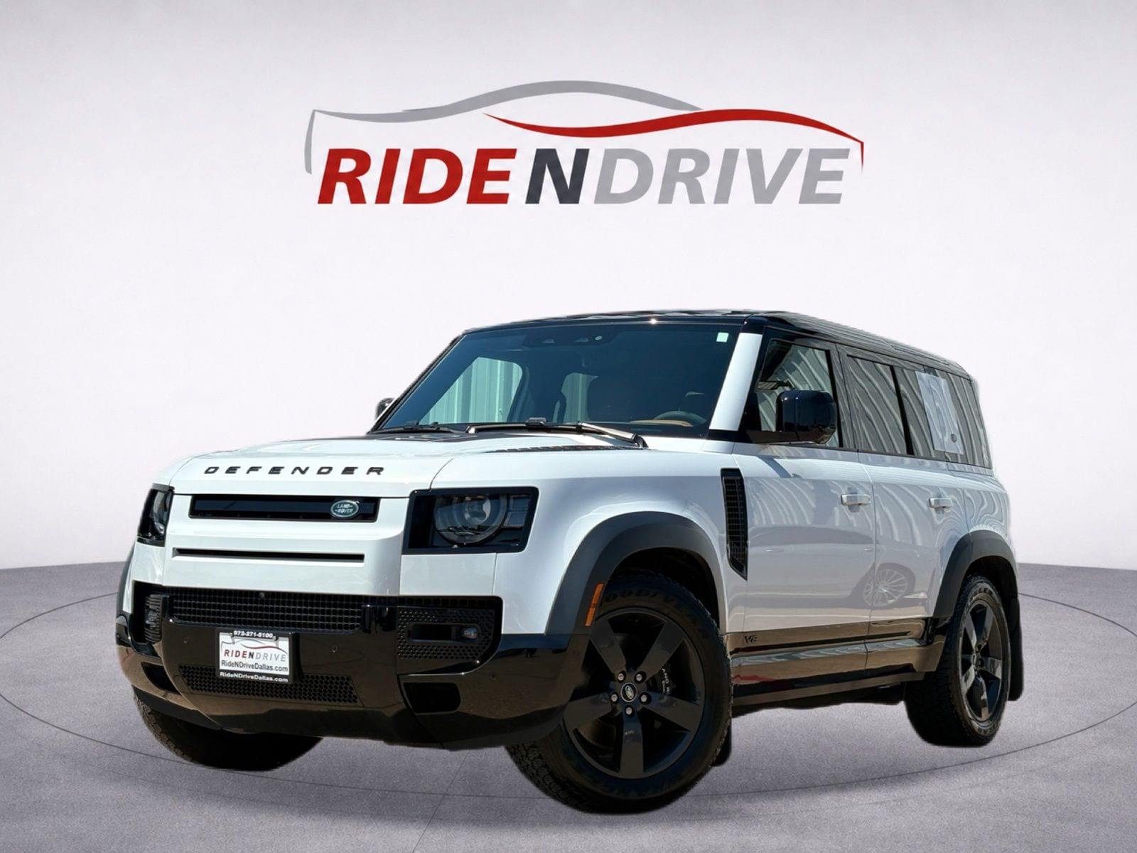 2023 Land Rover Defender V8's photo