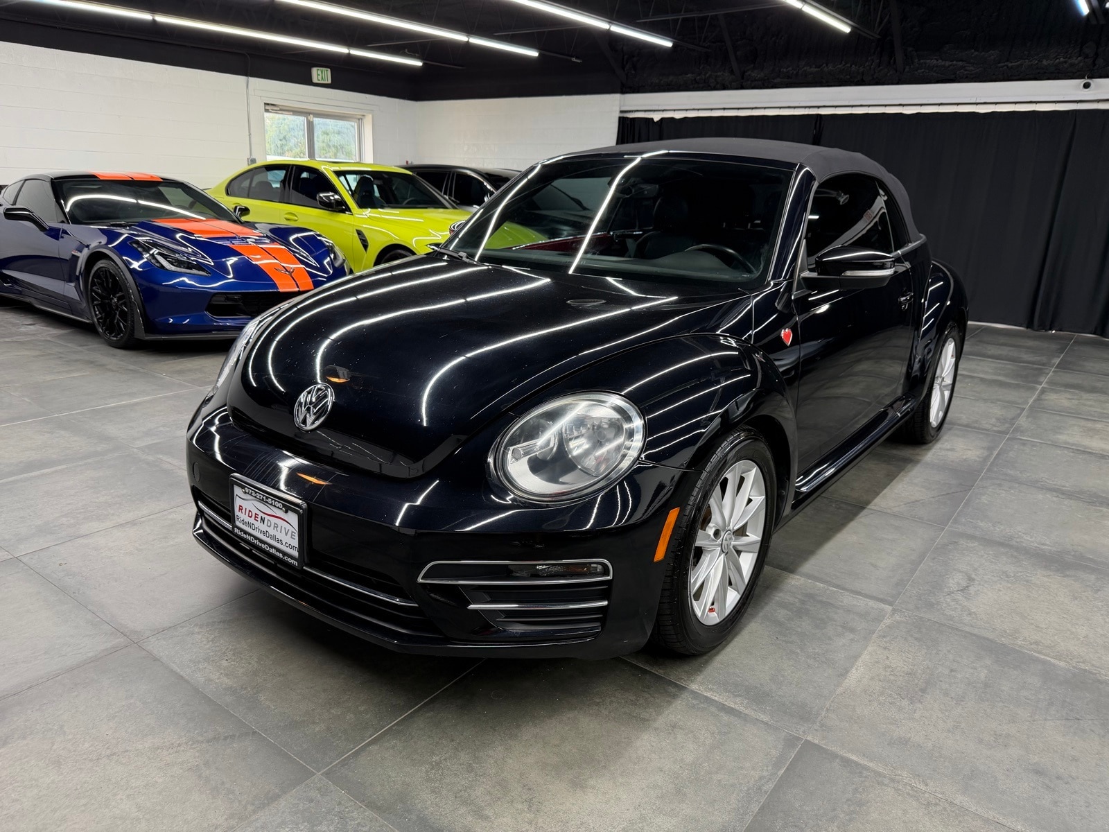 2019 Volkswagen Beetle SE's photo