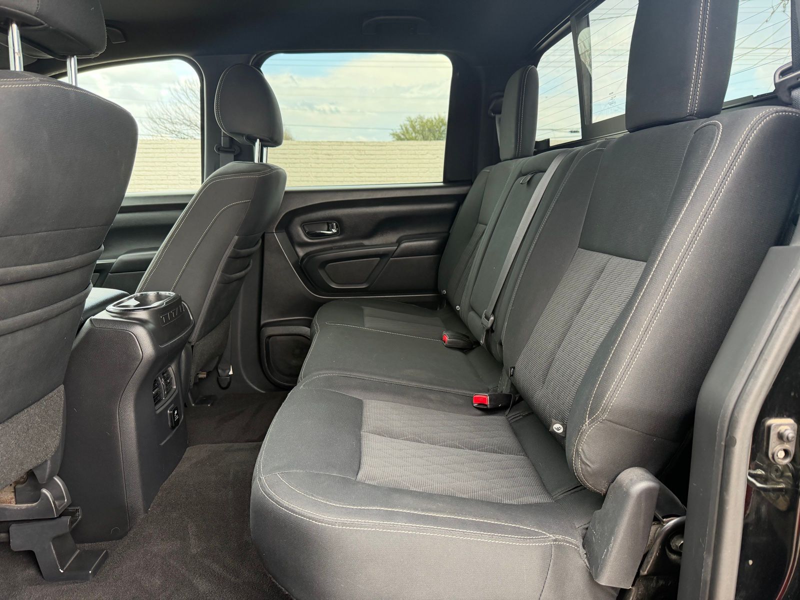 2018 Nissan Titan XD thumbnail 22