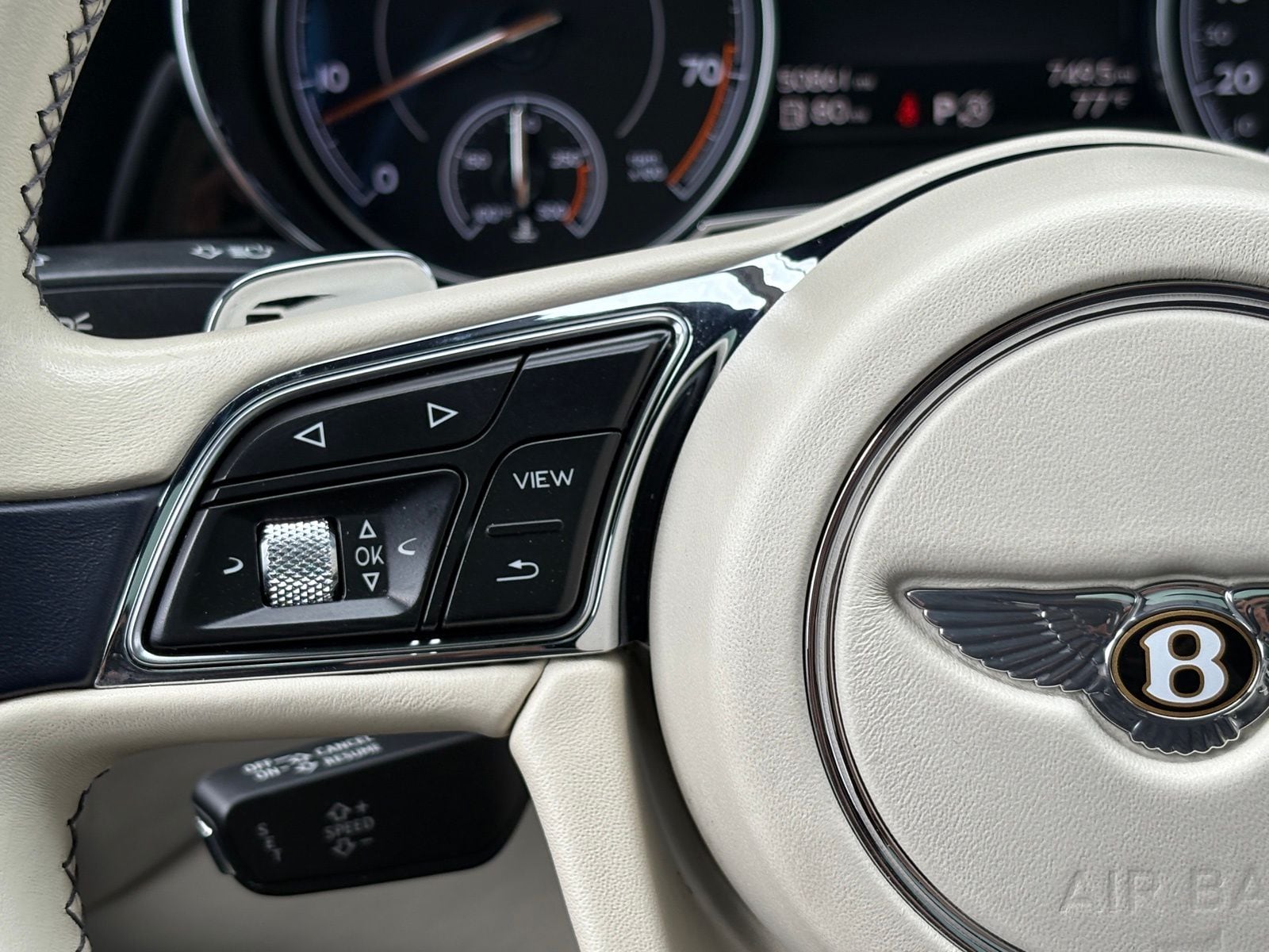 2019 Bentley Bentayga thumbnail 21