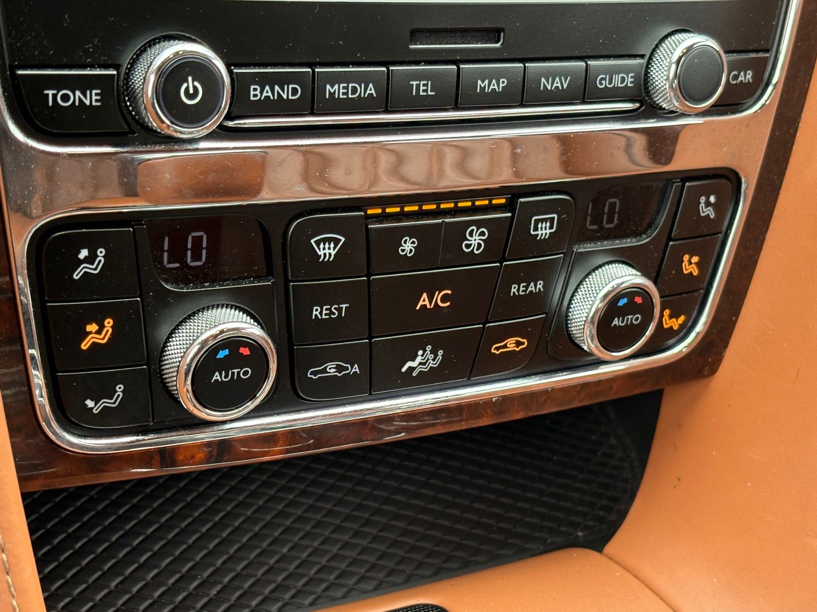 2016 Bentley Flying Spur thumbnail 25
