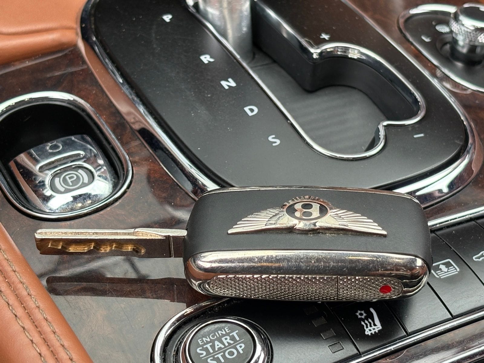 2016 Bentley Flying Spur thumbnail 47