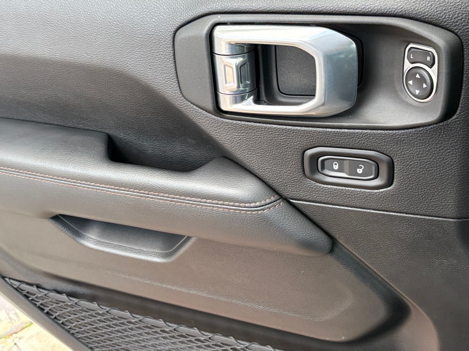 2021 Jeep Wrangler Unlimited Rubicon 392 - Photo 40