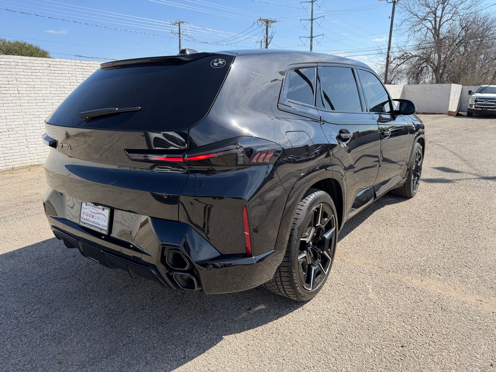 2024 BMW XM thumbnail 8