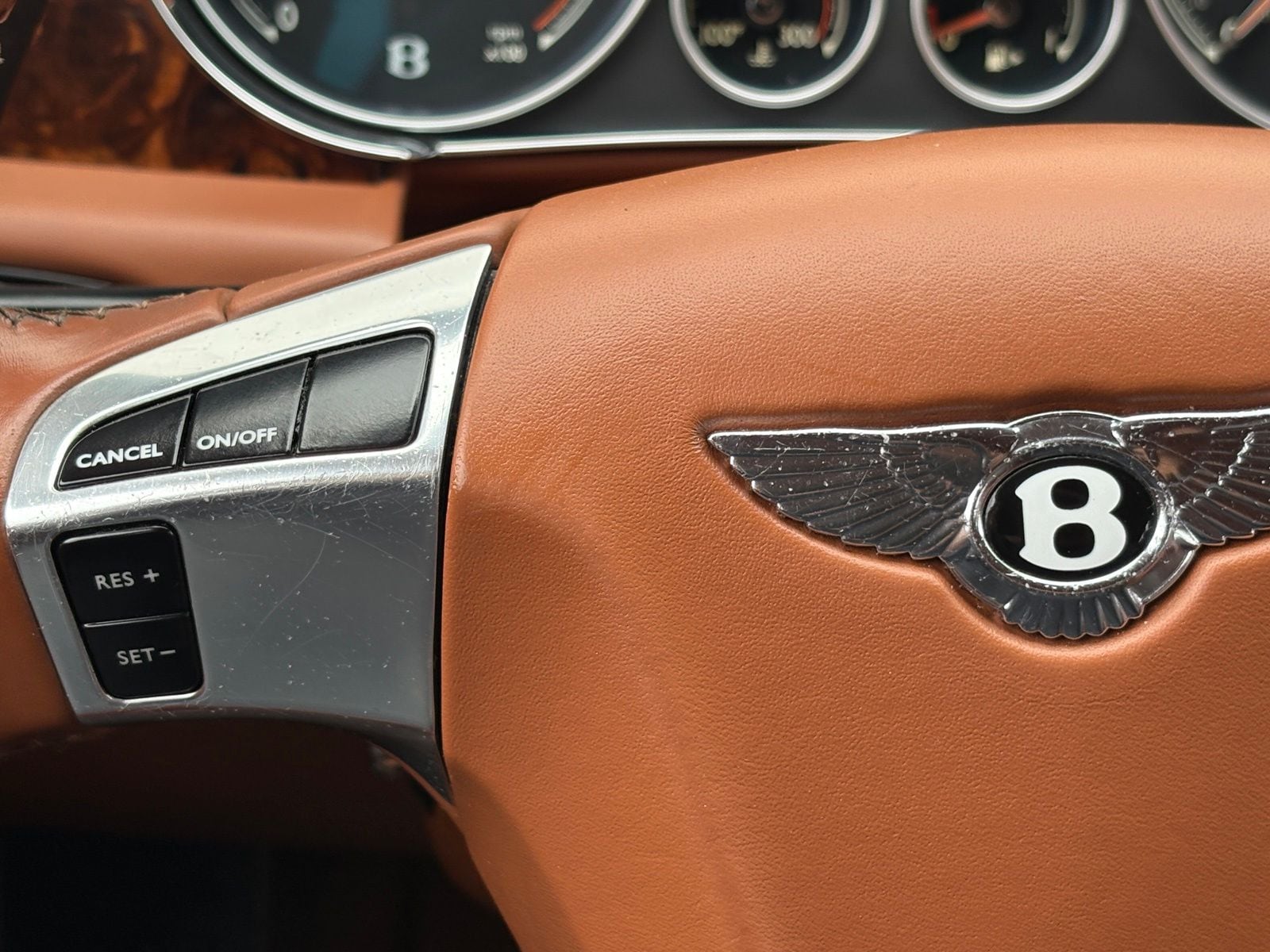 2016 Bentley Flying Spur thumbnail 20