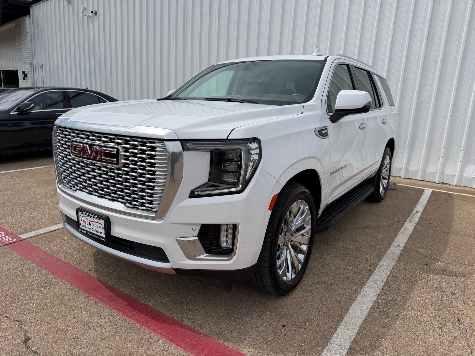 2021 GMC Yukon 4WD Denali's photo