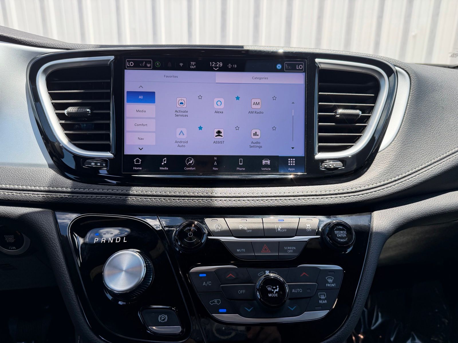 2025 Chrysler Pacifica Limited - Photo 15