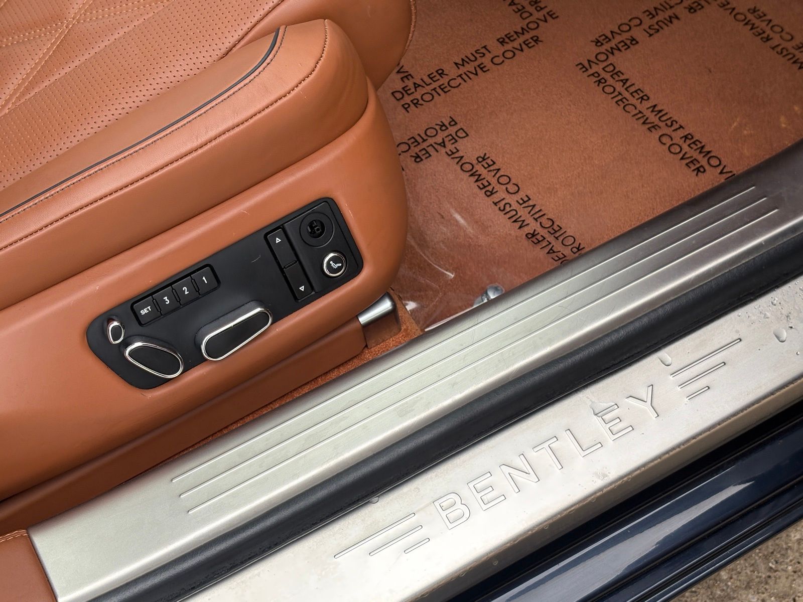 2016 Bentley Flying Spur thumbnail 46