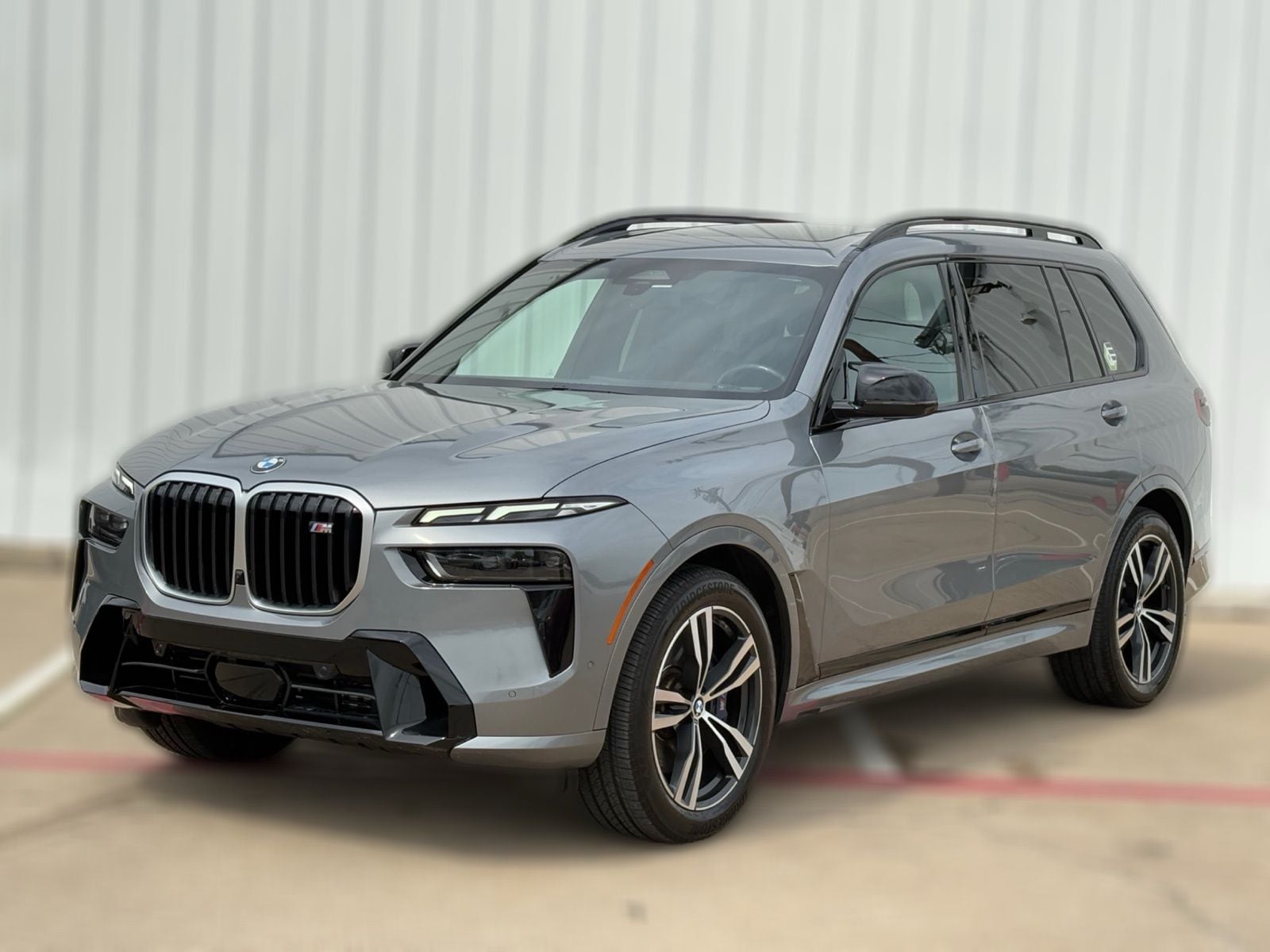 2023 BMW X7 - Image 3