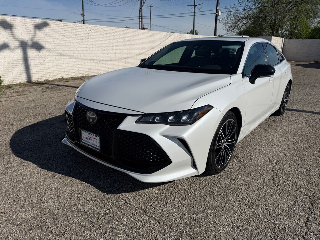 Used 2019 Toyota Avalon XSE Sedan
