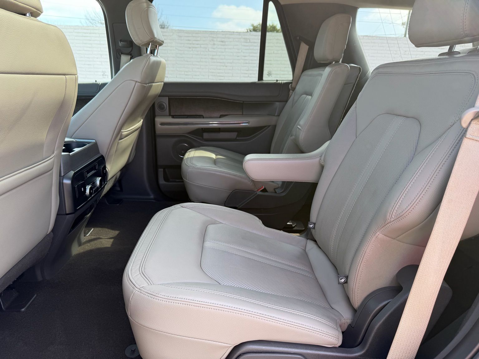 2019 Ford Expedition thumbnail 21