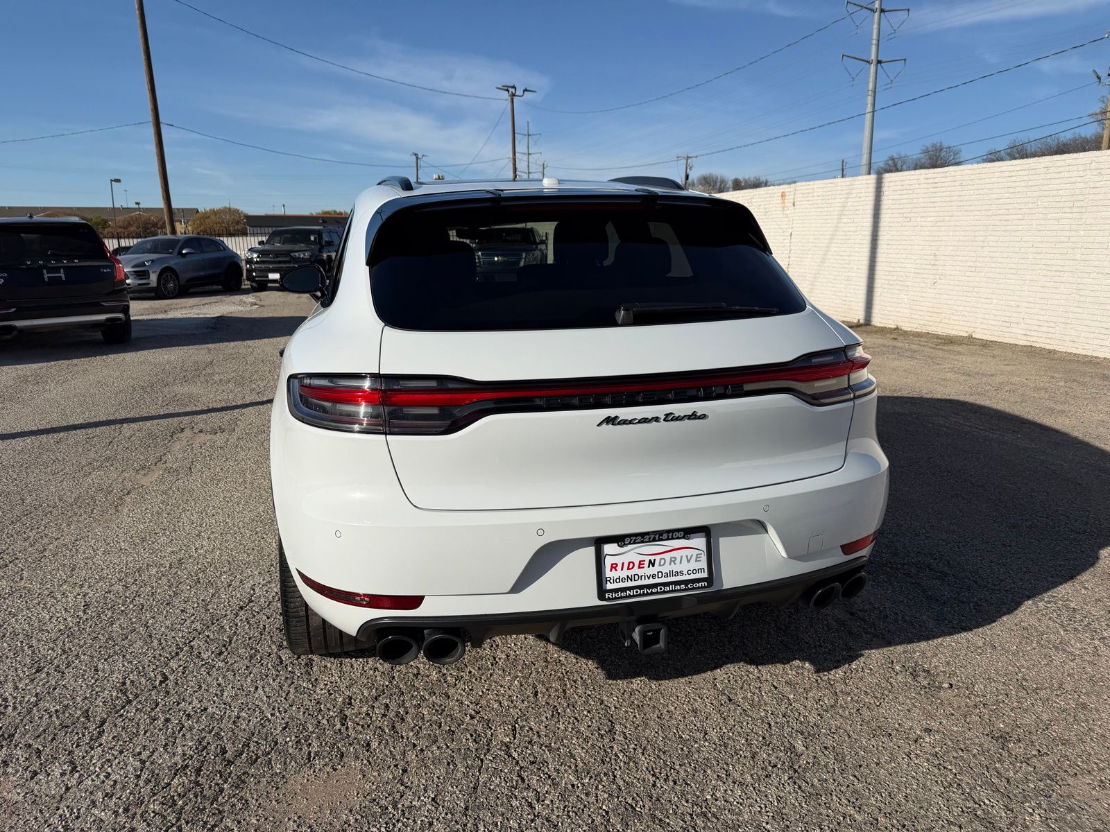 2021 Porsche Macan thumbnail 6