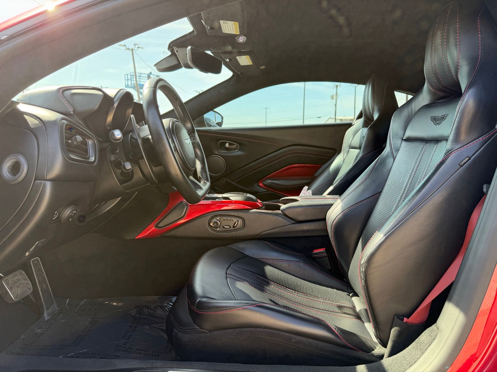 2019 Aston Martin Vantage thumbnail 21