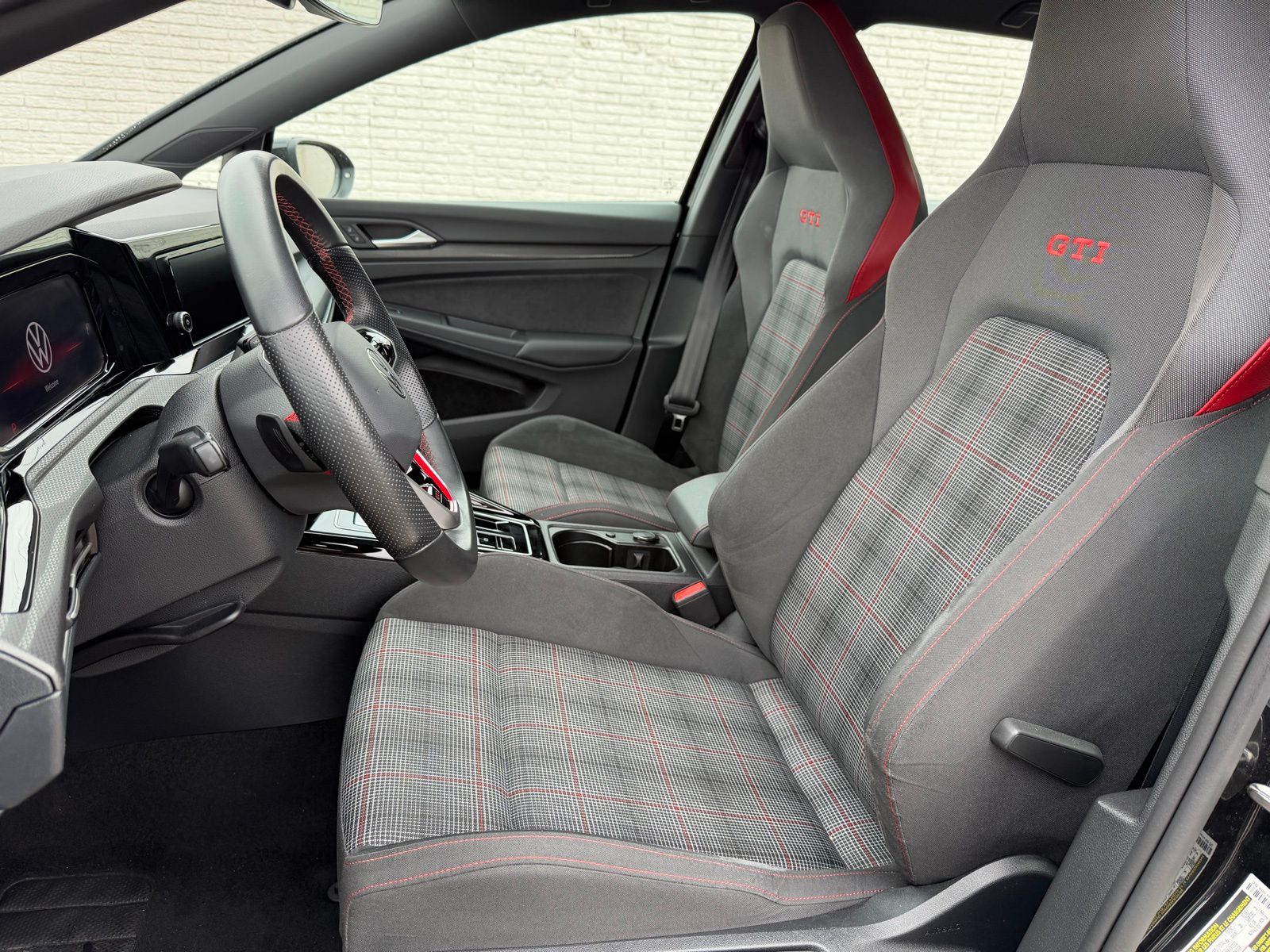 2024 Volkswagen Golf GTI thumbnail 21