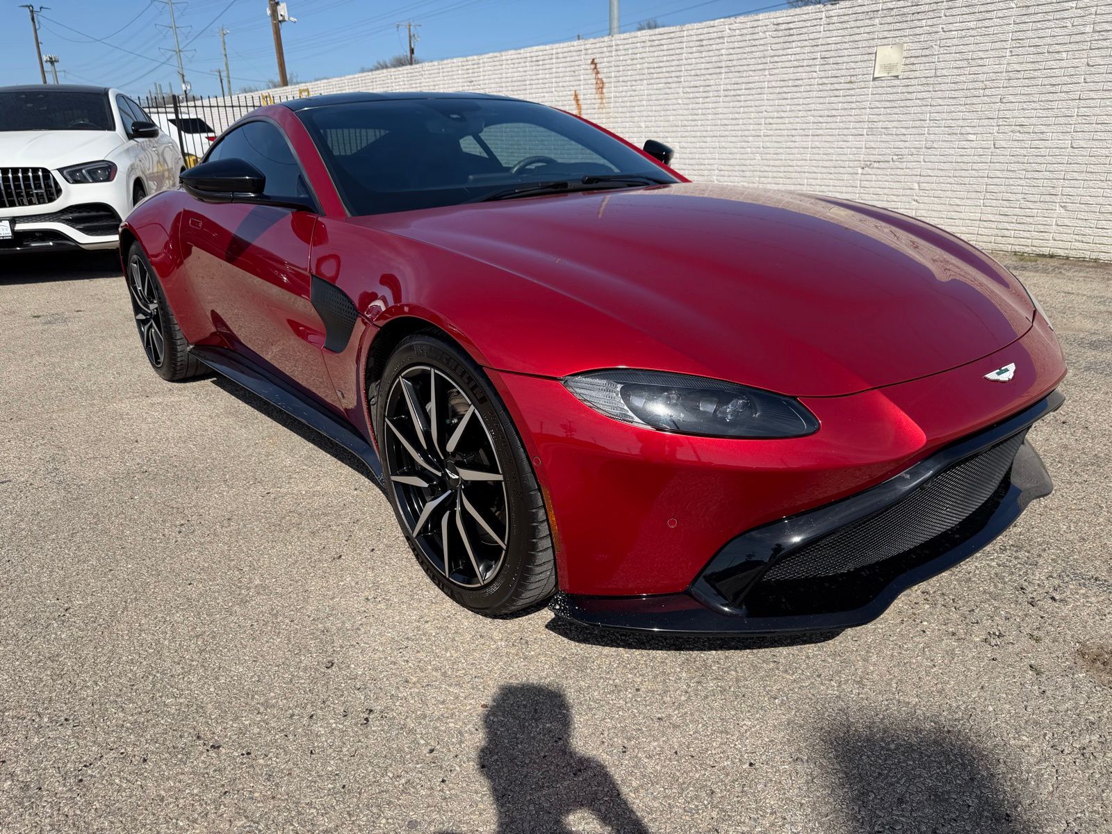 2019 Aston Martin Vantage thumbnail 10