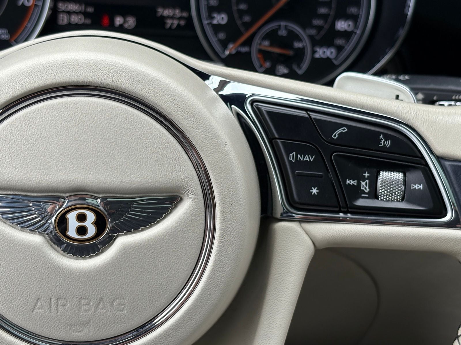 2019 Bentley Bentayga thumbnail 22