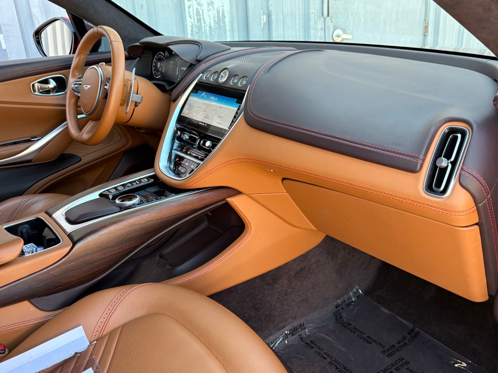 2021 Aston Martin DBX thumbnail 46