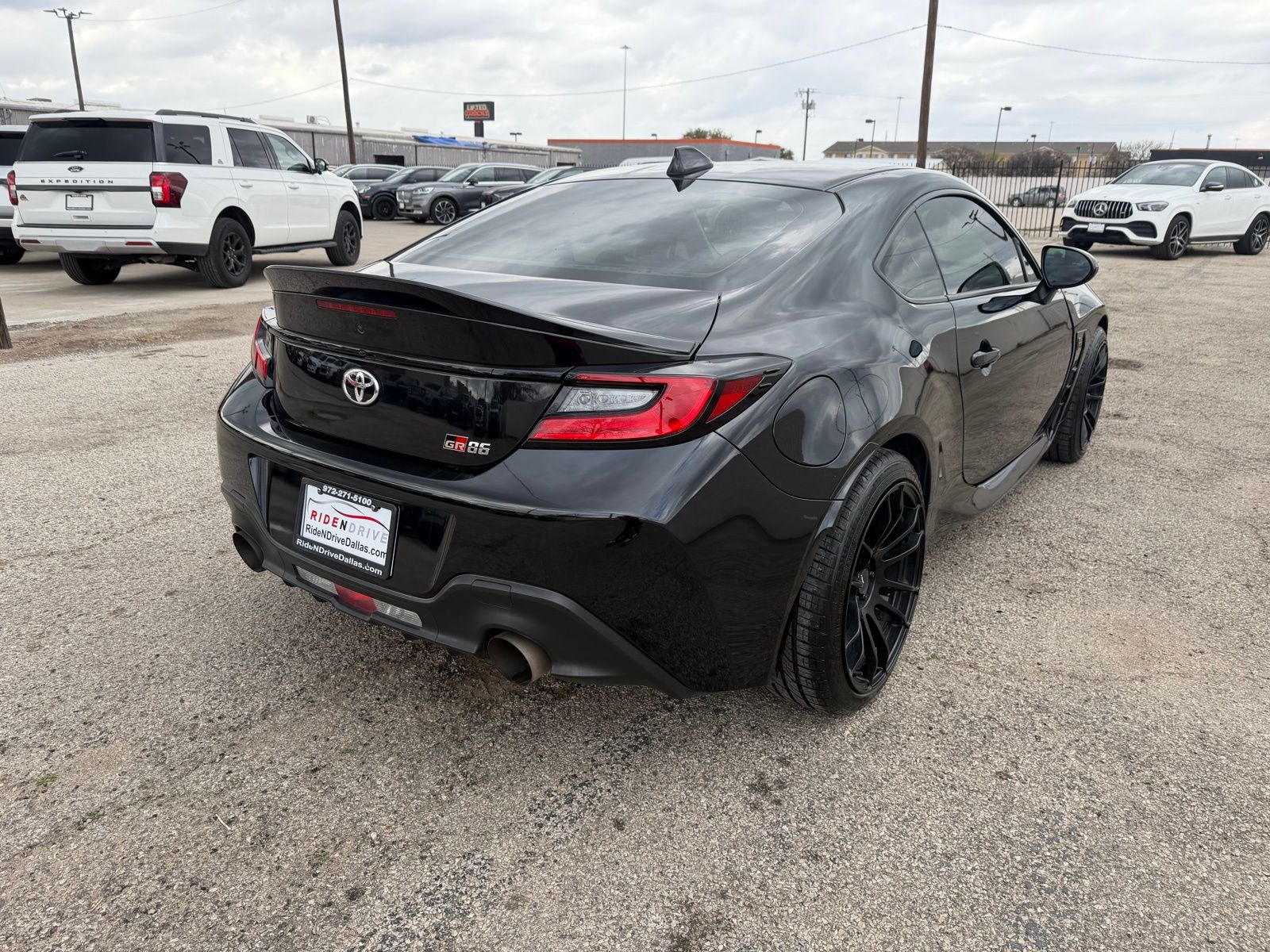 2023 Toyota GR86 thumbnail 8