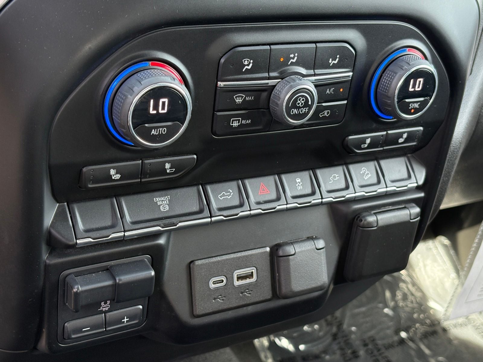2023 Chevrolet Silverado 2500 HD thumbnail 26